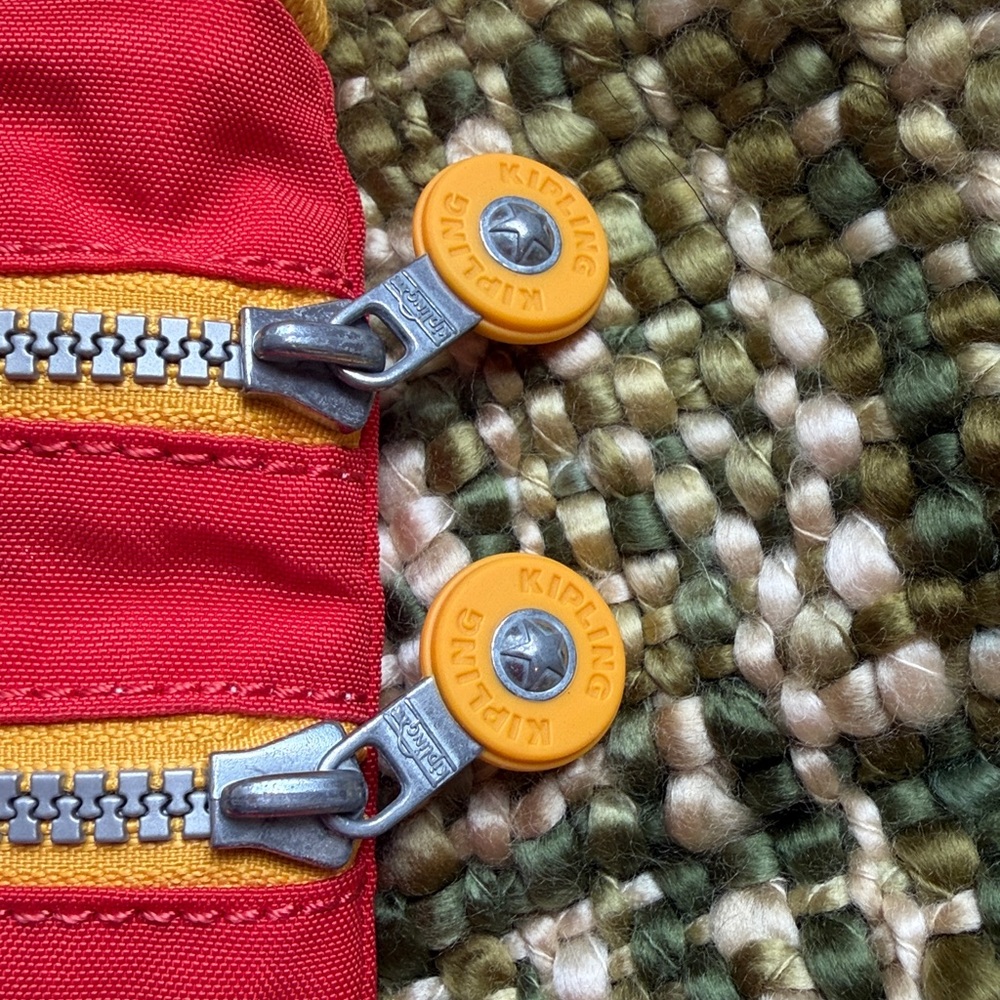 The bag is a Kipling model in a crossbody or shoulder style. - Picture 2 of 7